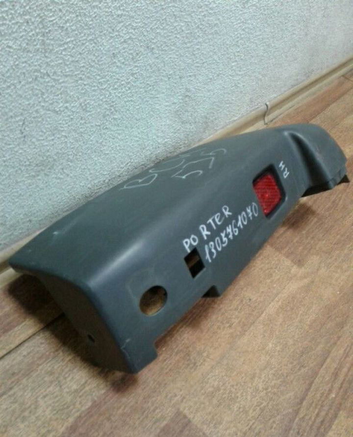 Клык заднего бампера правый (+катафот) Hyundai Porter Oem 1305761070 (скл-3) Клык заднего бампера правый (+катафот) Hyundai Porter Oem 1305761070 (скл-3)