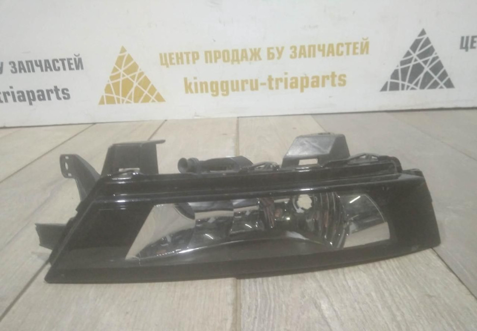 Фара противотуманная правая бу Skoda Rapid рестайлинг OEM 5JA941700D