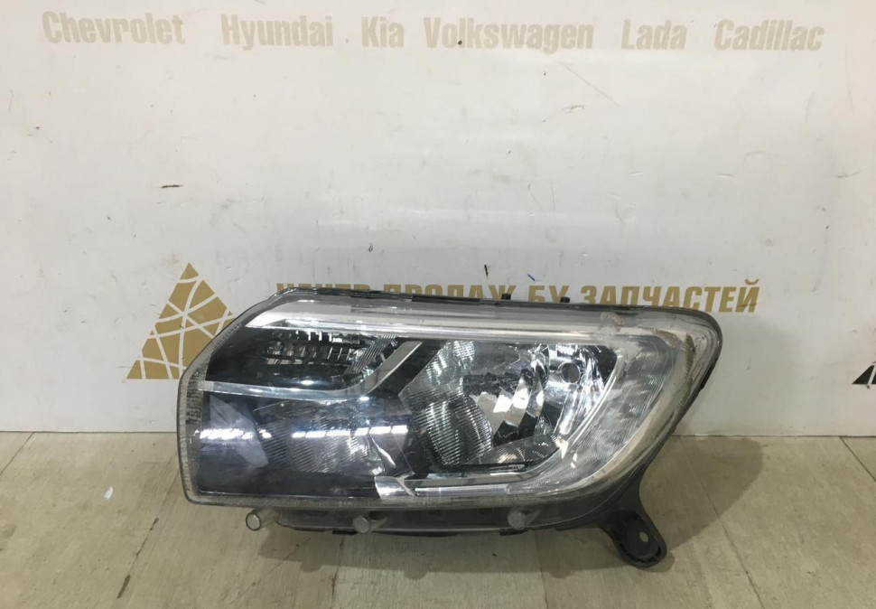 Фара левая Renault Logan 2 рестайлинг OEM 260609154R