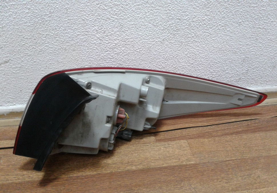 Фонарь левый Hyundai ix35 (11-15) (трещ. стекла) oem 924012y500 Фонарь левый Hyundai ix35 (11-15) (трещ. стекла) oem 924012y500