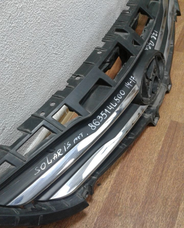 Решетка радиатора Hyundai Solaris (14-17) рестайл oem 863514l500 (скл-3)