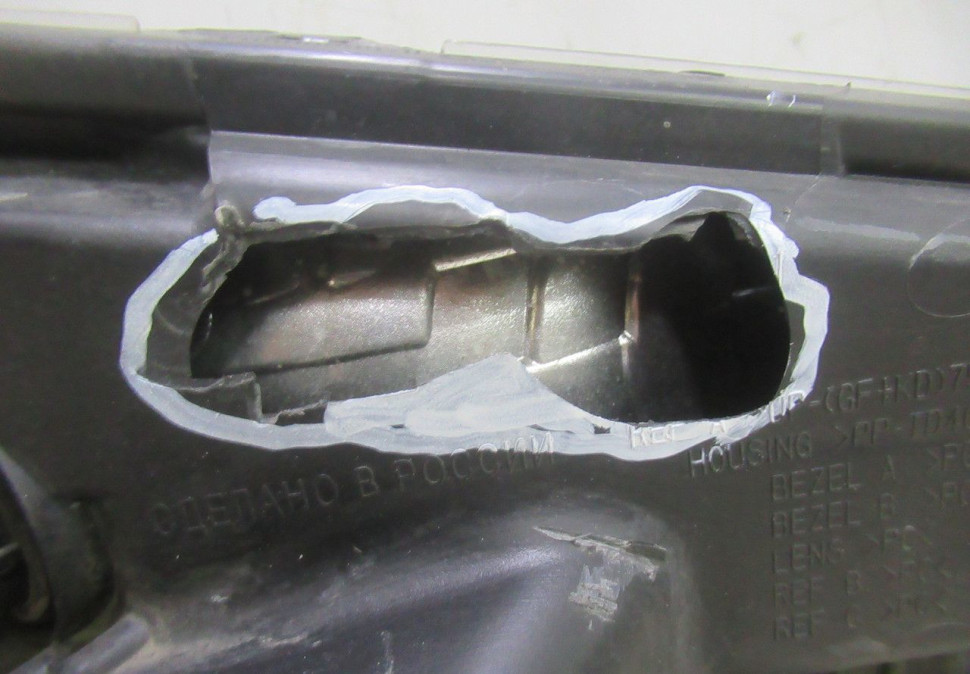 Стекло фары левый  Lada Vesta oem 8450006953 (скл-3)