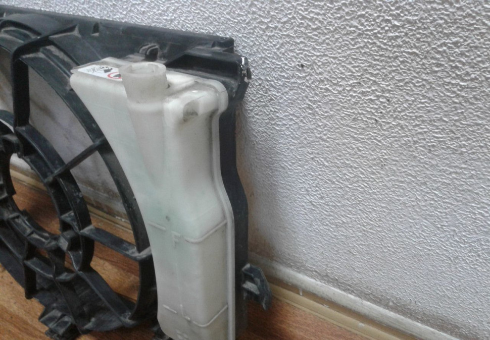 Диффузор вентилятора Hyundai Solaris (10-17) oem 253801r000 Диффузор вентилятора Hyundai Solaris (10-17) oem 253801r000