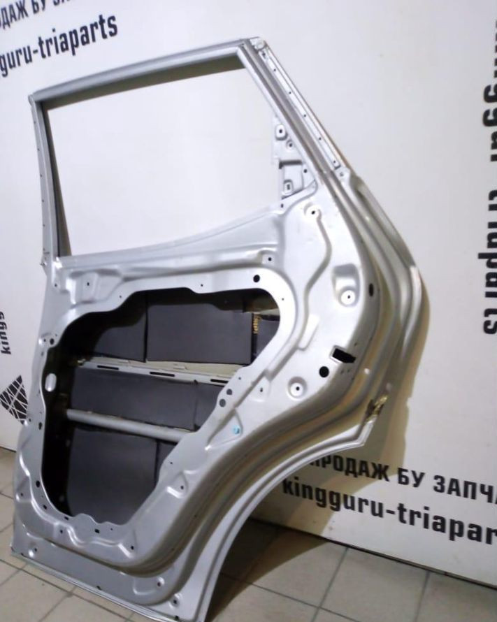 Дверь задняя правая Hyundai Santa Fe 3 12-18 oem 770042W000 (скл-3)