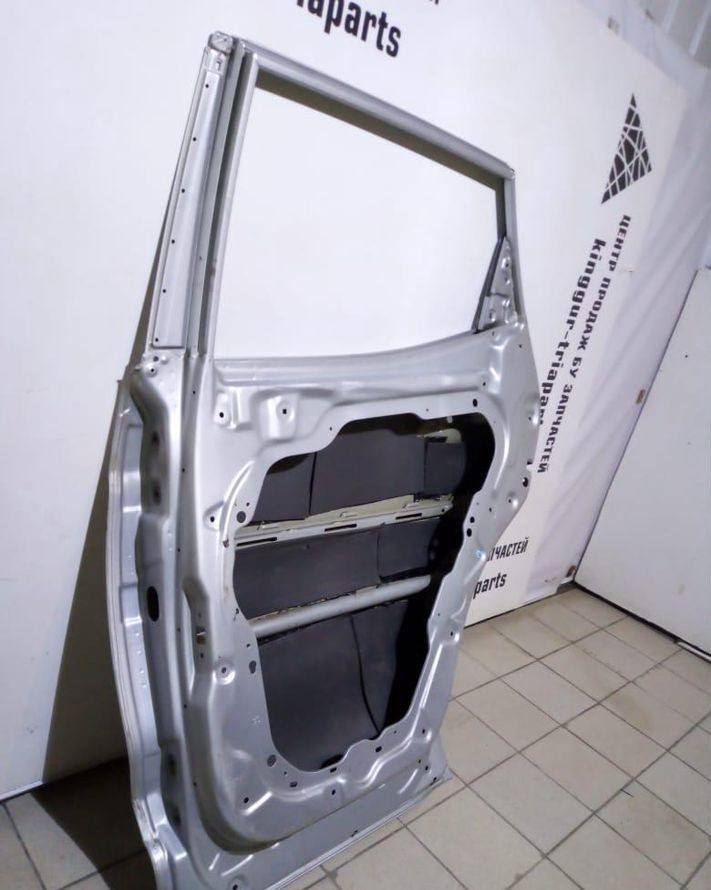 Дверь задняя правая Hyundai Santa Fe 3 12-18 oem 770042W000 (скл-3)