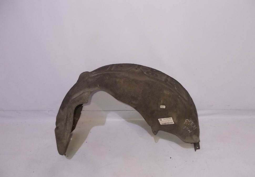 Подкрылок задний левый BMW X1 oem 299008704 (трещина) (скл-3)