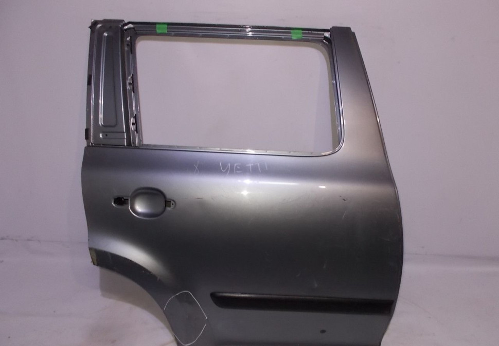 Дверь задняя правая бу Skoda Yeti (скл-3) OEM 5L0833052