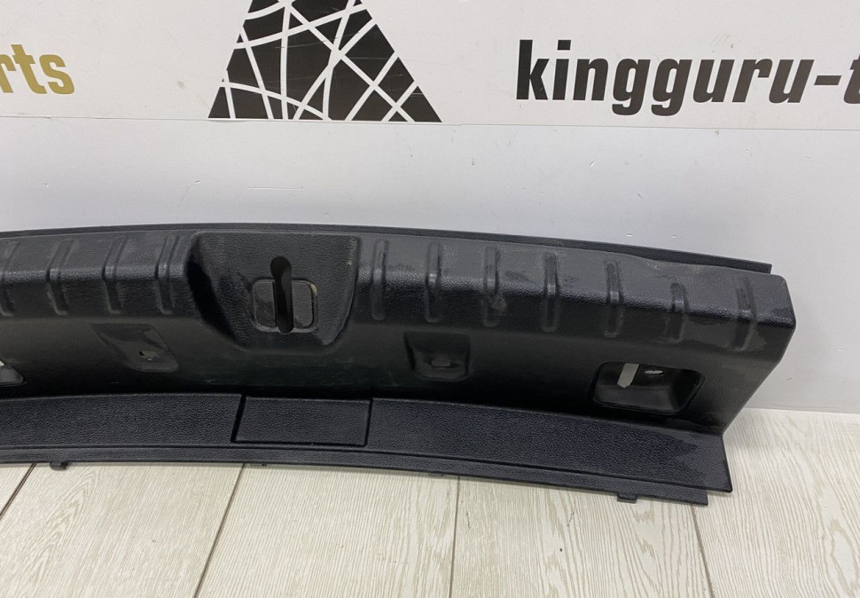 Обивка задней панели бу BMW 3 F30 OEM 51477351650 Обивка задней панели бу BMW 3 F30 OEM 51477351650