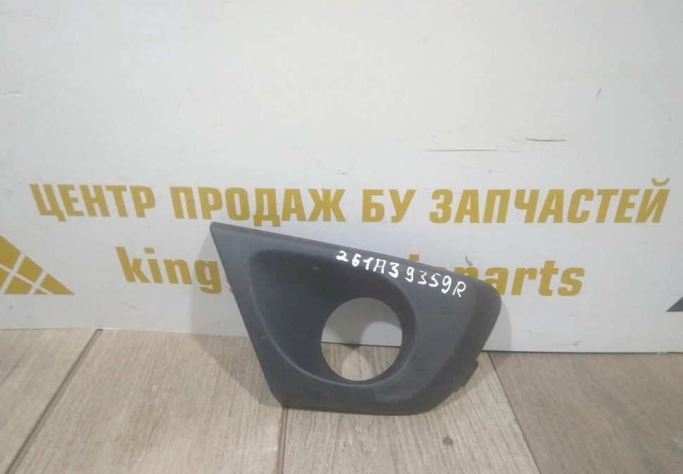 Накладка противотуманной фары левая бу Renault Duster рестайлинг OEM 261A39359R