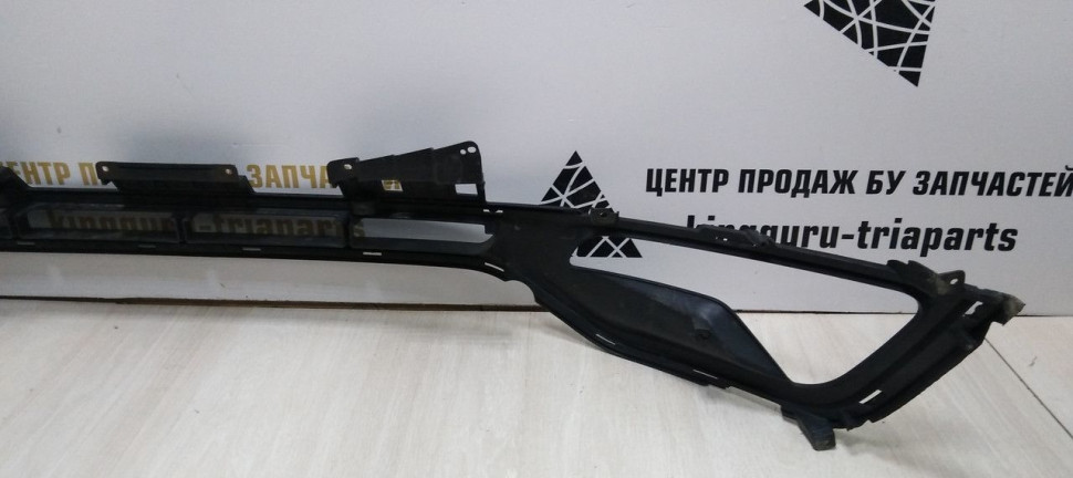 Решетка переднего бампера Kia Sportage 3 10-16 oem 865613U000