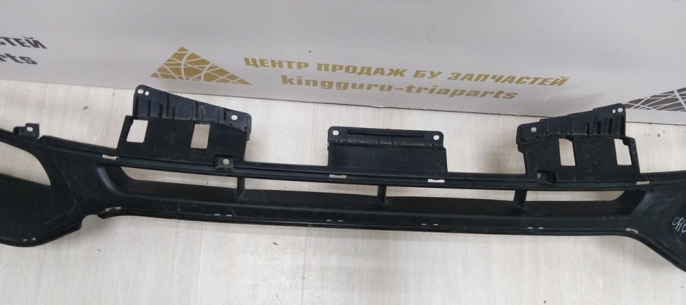 Решетка переднего бампера Kia Sportage 3 10-16 oem 865613U000