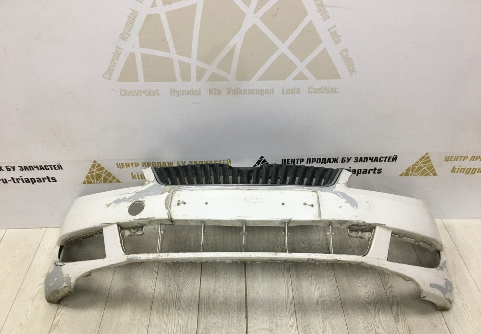 Бампер передний Skoda Fabia 2 рестайлинг OEM 5J0807221D