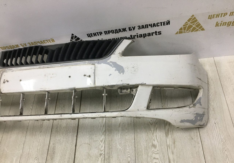 Бампер передний Skoda Fabia 2 рестайлинг OEM 5J0807221D