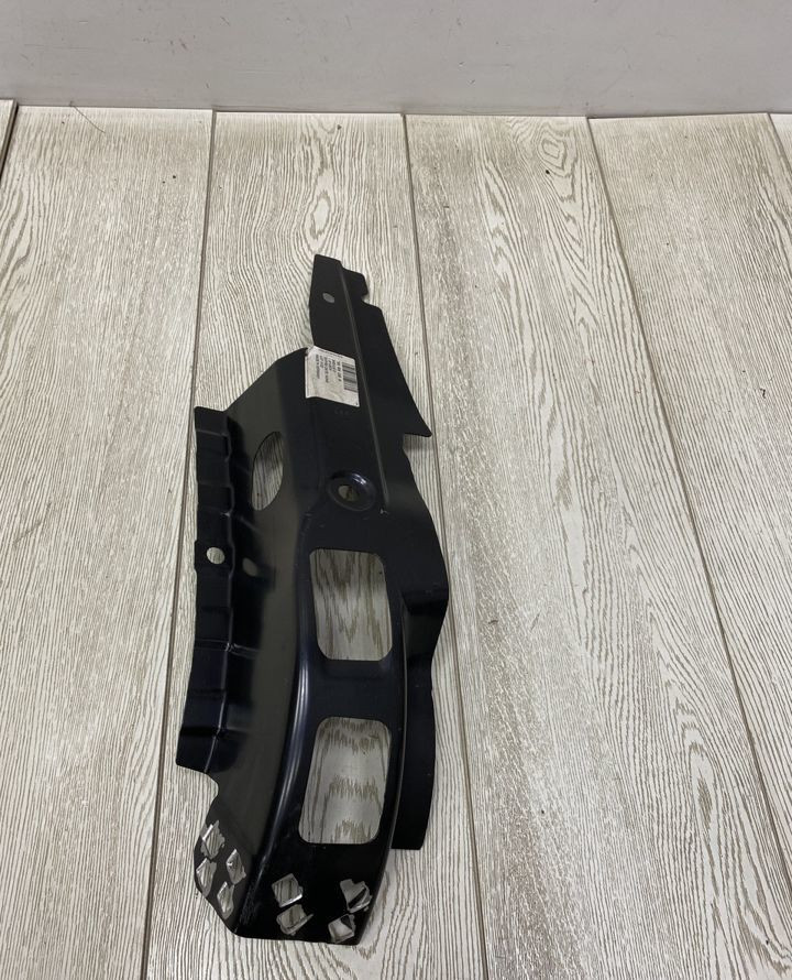 Стойка D Volkswagen Transporter T6 2015 OEM 7E0809028B