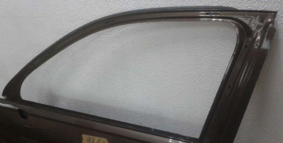 Дверь передняя левая Volkswagen Tiguan 2 oem 5NA831055K (вмятина)