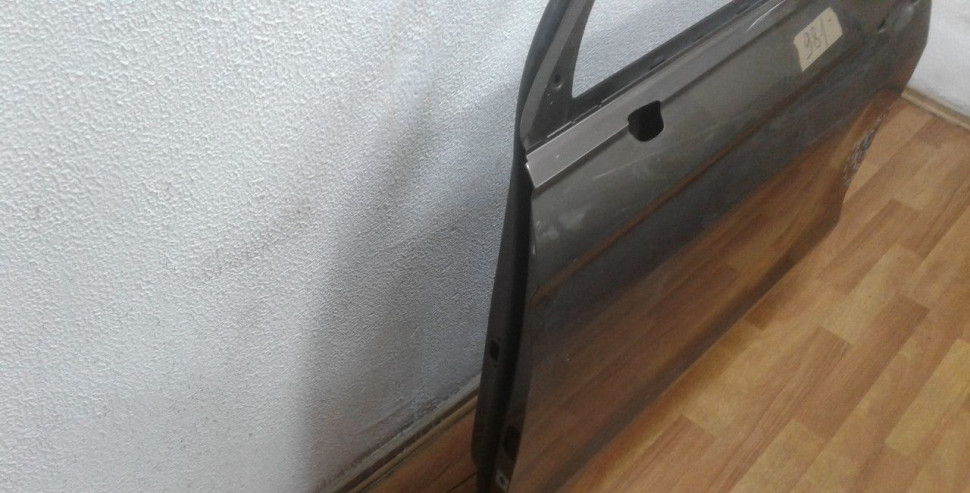 Дверь передняя левая Volkswagen Tiguan 2 oem 5NA831055K (вмятина)