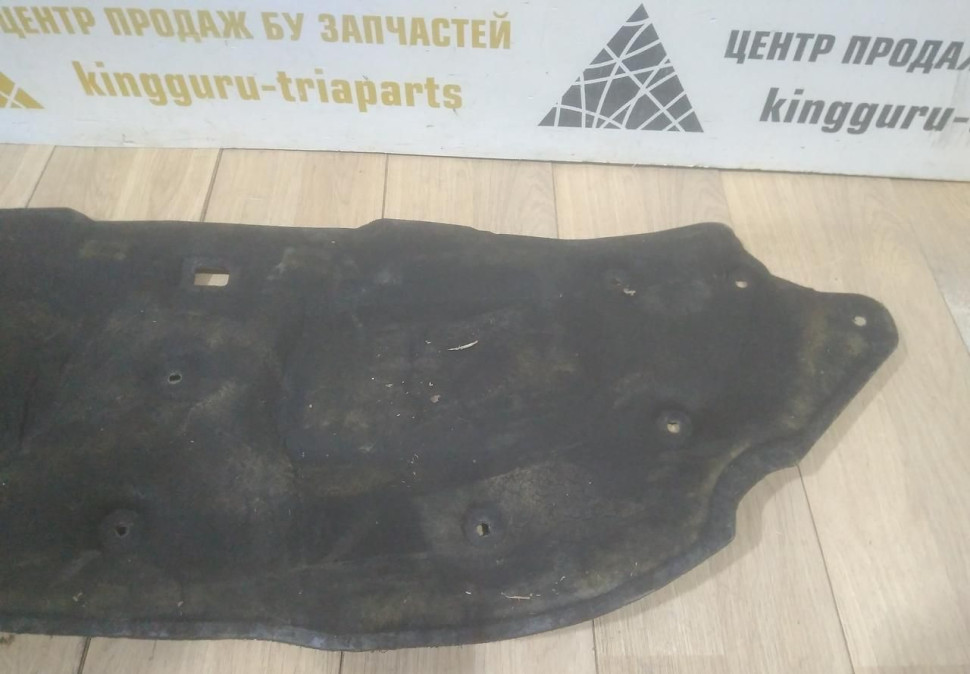 Шумоизоляция капота правая бу Renault Kaptur OEM 658403553R Шумоизоляция капота правая бу Renault Kaptur OEM 658403553R