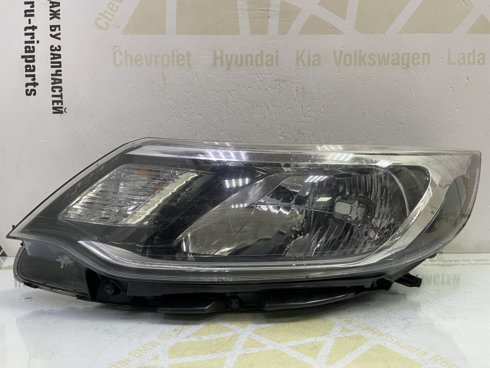 Фара левая Kia Rio 3 рестайлинг 2015 OEM 921014X501
