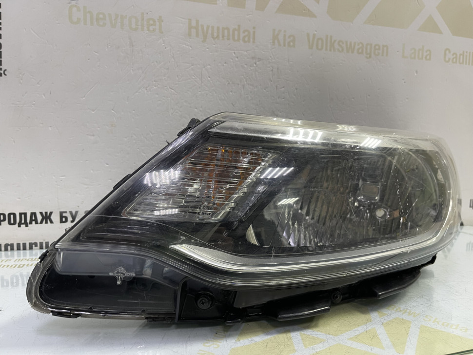 Фара левая Kia Rio 3 рестайлинг 2015 OEM 921014X501