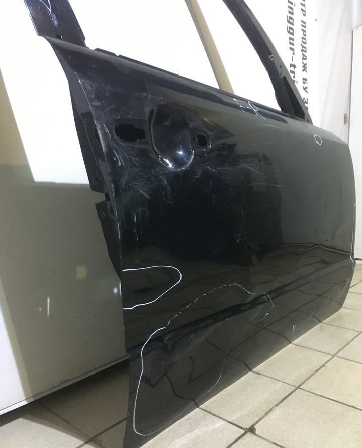 Дверь передняя правая Suzuki SX4 oem 6800180820 (скл-3)