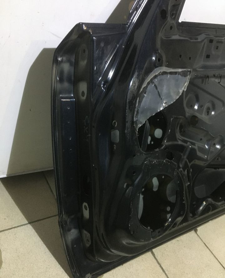 Дверь передняя правая Suzuki SX4 oem 6800180820 (скл-3)