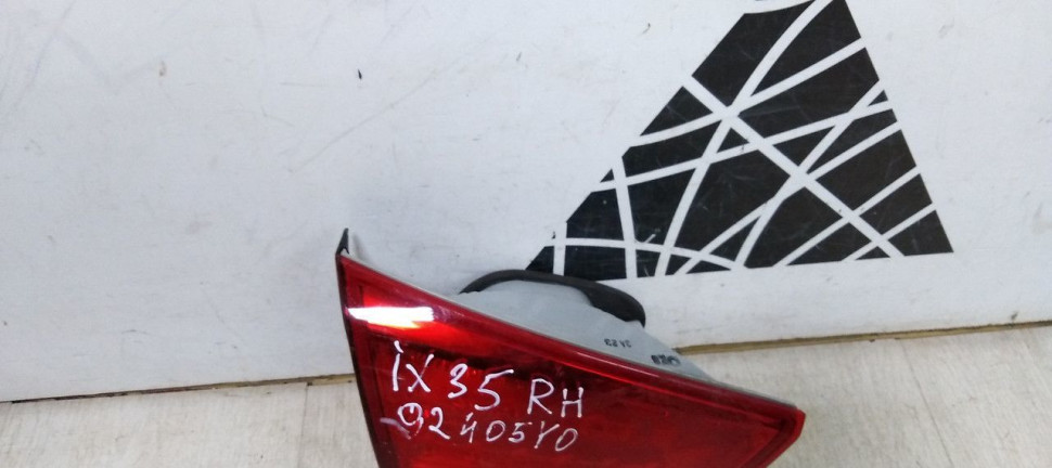 Фонарь левый внутренний Hyundai ix 35 oem 924052Y000 Фонарь левый внутренний Hyundai ix 35 oem 924052Y000