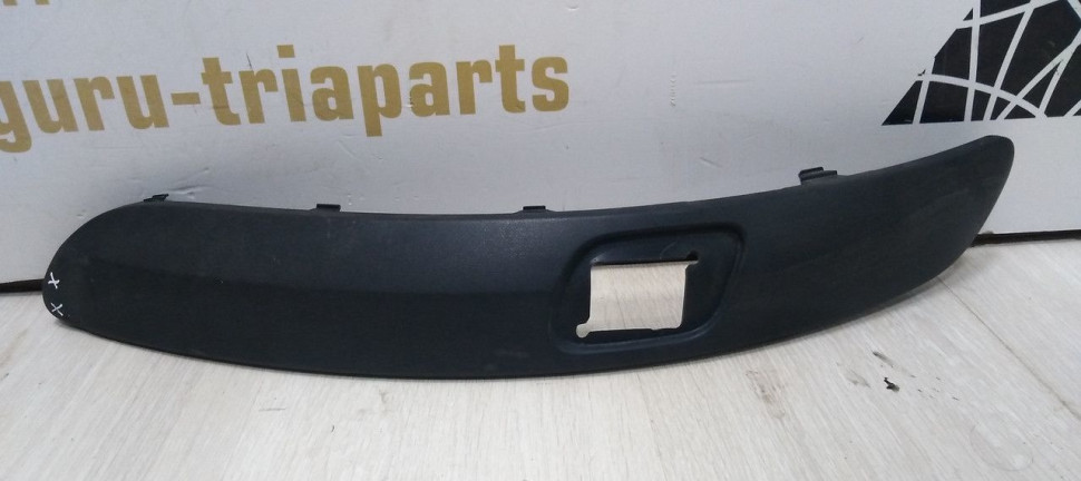 Молдинг бампера левый Volkswagen Golf Plus 1 05-09 oem 5M0807717G Молдинг бампера левый Volkswagen Golf Plus 1 05-09 oem 5M0807717G