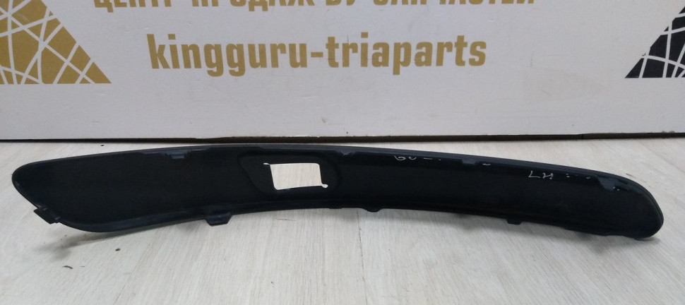 Молдинг бампера левый Volkswagen Golf Plus 1 05-09 oem 5M0807717G Молдинг бампера левый Volkswagen Golf Plus 1 05-09 oem 5M0807717G