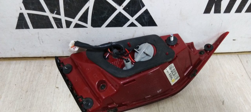 Фонарь внутренний правый LED Solaris 2 (17-20) oem 92404h5100