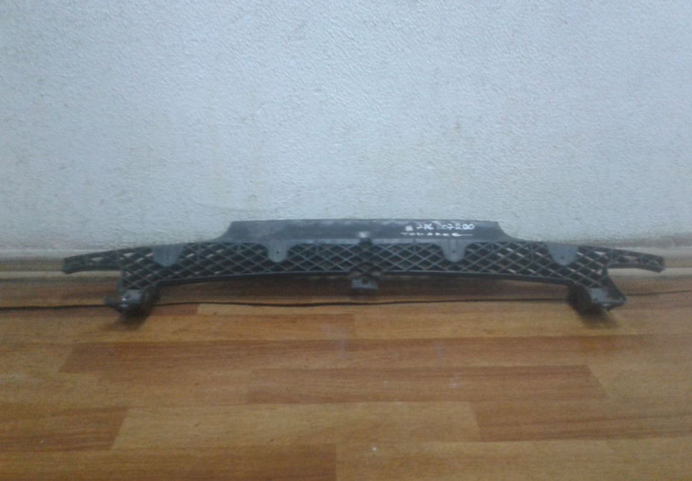 Усилитель бампера (пластик) Volkswagen Touareg NF oem 7p6807820 (слом.части)