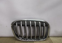 Решетка радиатора правая бу BMW X1 F48 OEM 51117354824