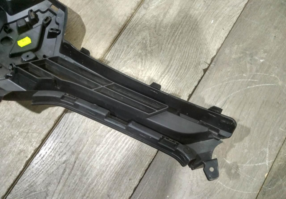 Решетка радиатора бу Renault Megane 3 OEM 620365890R Решетка радиатора бу Renault Megane 3 OEM 620365890R