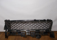 Решетка переднего бампера бу Renault Sandero Stepway 2 OEM 622548039R