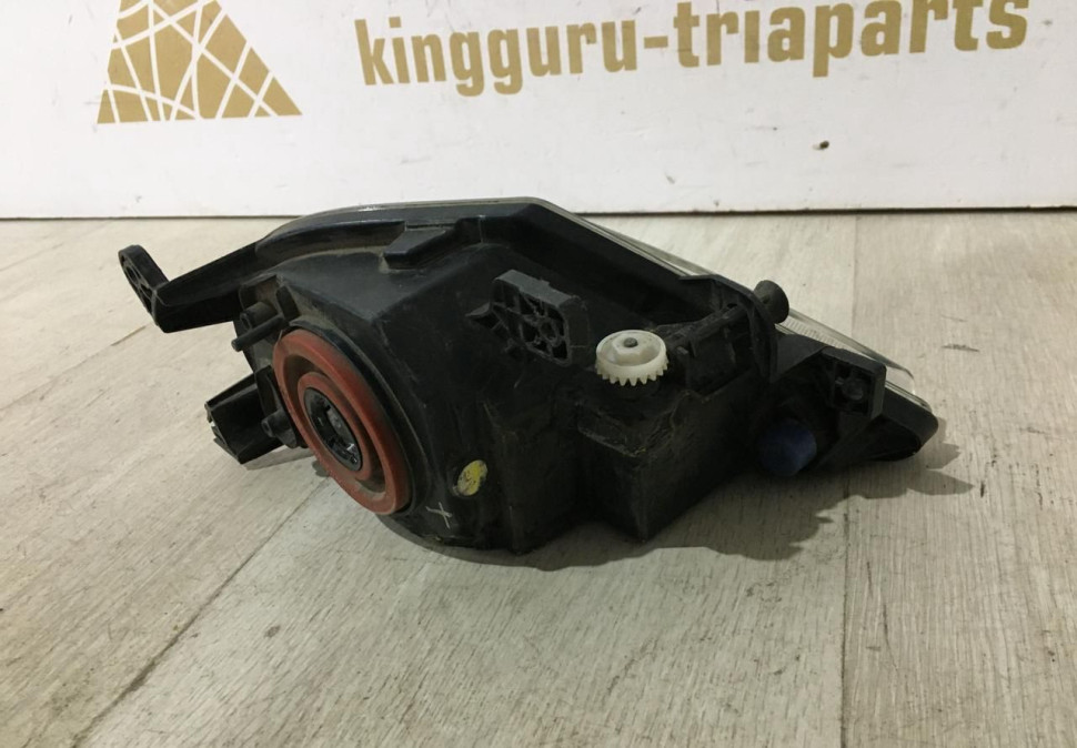 Противотуманная фара правая Volkswagen Touareg NF 2014-2018  oem 7P6941700G