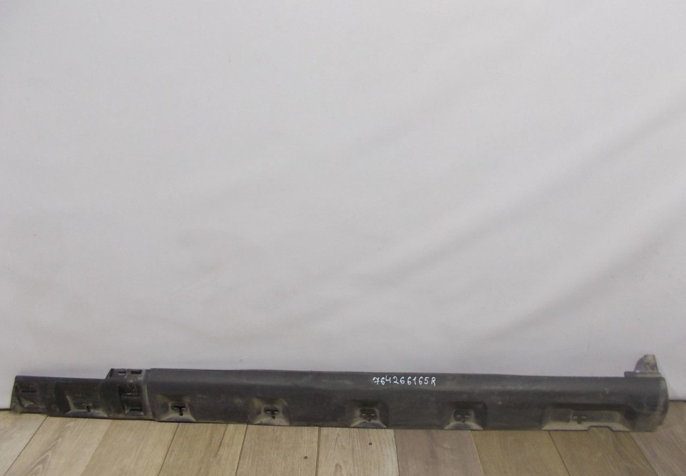 Порог правый бу Renault Sandero Stepway 2 OEM 764266165R
