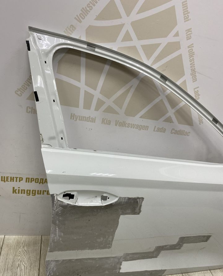 Дверь передняя правая Skoda Octavia A8 OEM 5E3831052