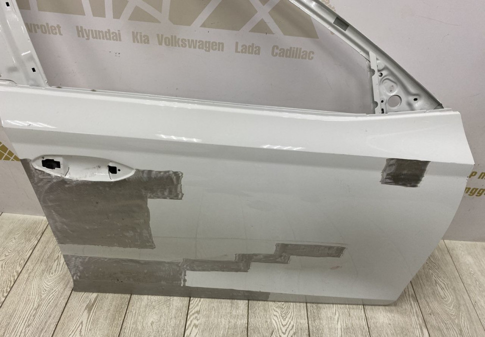 Дверь передняя правая Skoda Octavia A8 OEM 5E3831052