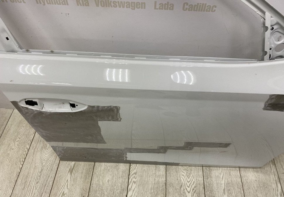 Дверь передняя правая Skoda Octavia A8 OEM 5E3831052