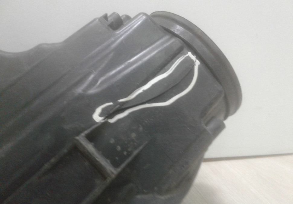 Фара правая Volkswagen Polo (15>) рестайл oem 6RU941008f (слом.2крепл.) (трещины в корп.) Фара правая Volkswagen Polo (15>) рестайл oem 6RU941008f (слом.2крепл.) (трещины в корп.)