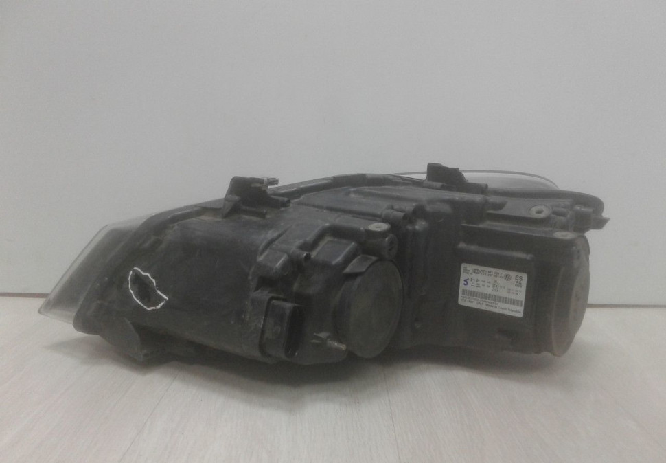 Фара правая Volkswagen Polo (15>) рестайл oem 6RU941008f (слом.2крепл.) (трещины в корп.) Фара правая Volkswagen Polo (15>) рестайл oem 6RU941008f (слом.2крепл.) (трещины в корп.)