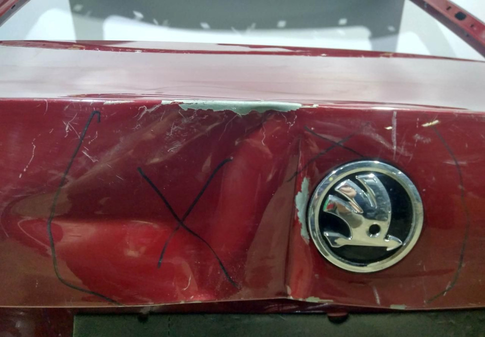 Крышка багажника бу Skoda Octavia A7 OEM 5E5827023B Крышка багажника бу Skoda Octavia A7 OEM 5E5827023B