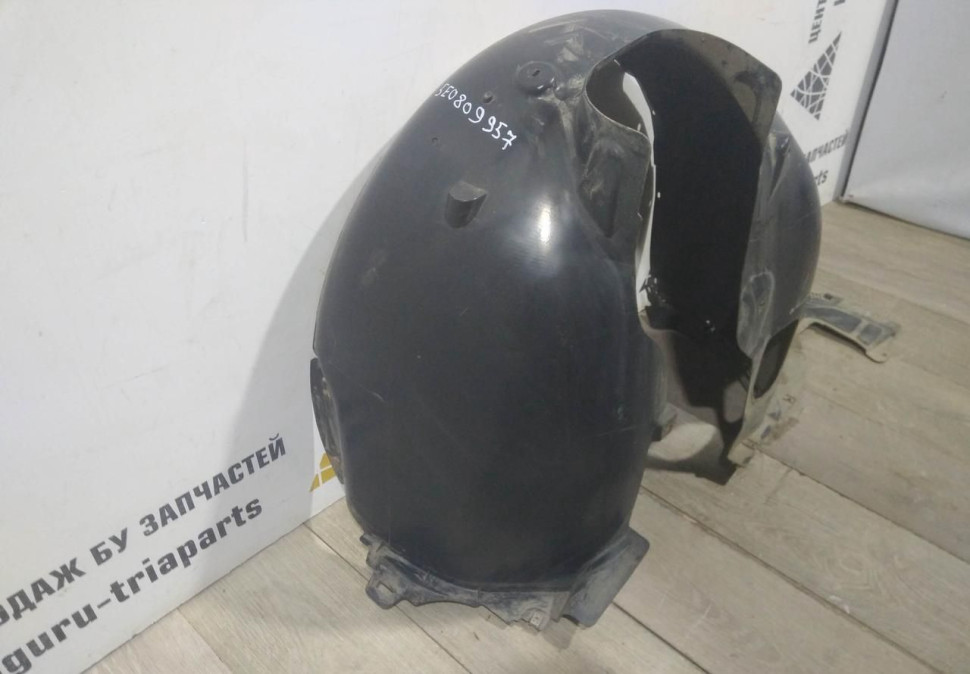 Подкрылок передний левый бу Skoda Octavia A7 OEM 5E0809957
