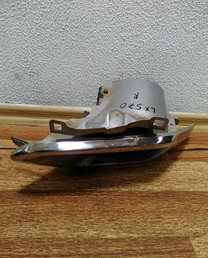 Насадка на глушитель правая Lexus LX570 (Скл-3)