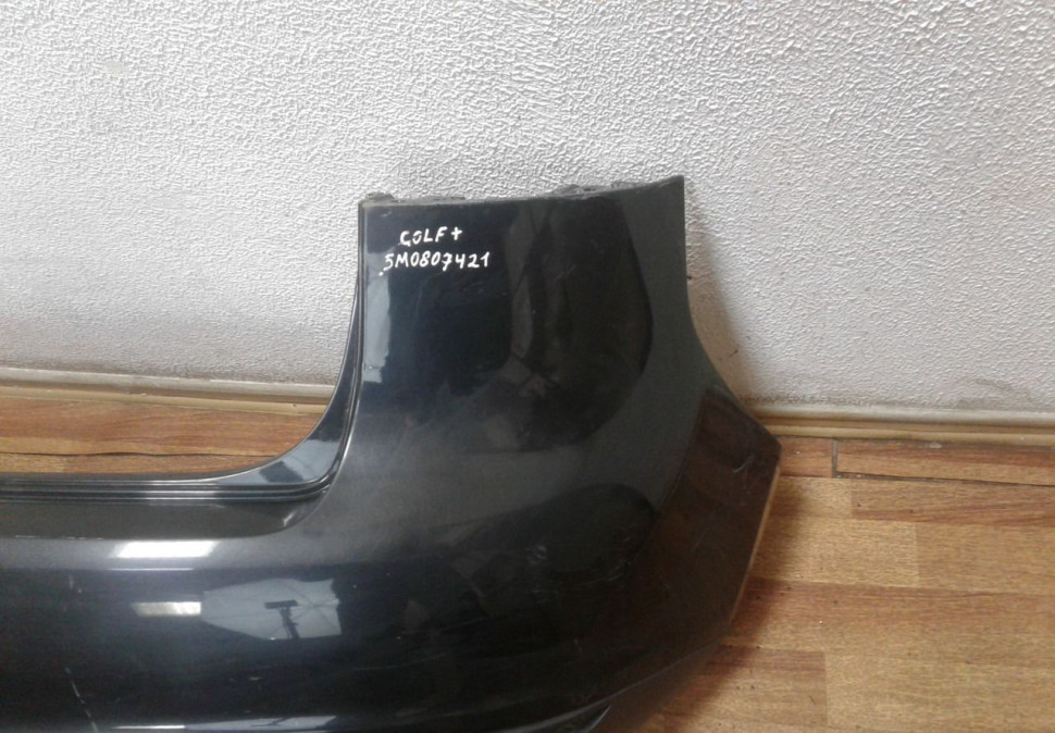Бампер задний Volkswagen Golf Plus oem 5m0807421 Бампер задний Volkswagen Golf Plus oem 5m0807421