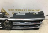 Решетка радиатора Volkswagen Tiguan 2 дорест 16-20 oem 5NA853653B