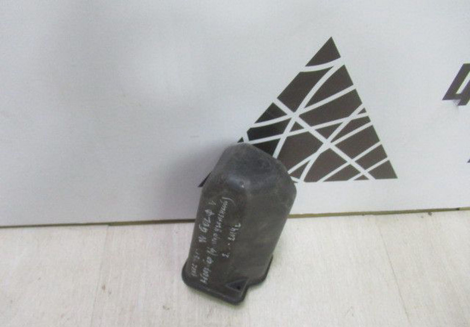 Абсорбер топливный VAG Volkswagen Skoda oem 1k0201801e Абсорбер топливный VAG Volkswagen Skoda oem 1k0201801e