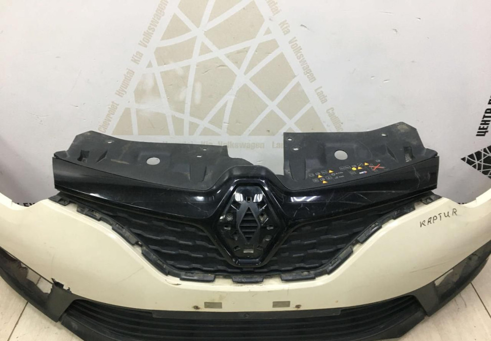 Бампер передний Renault Kaptur OEM 620228229R