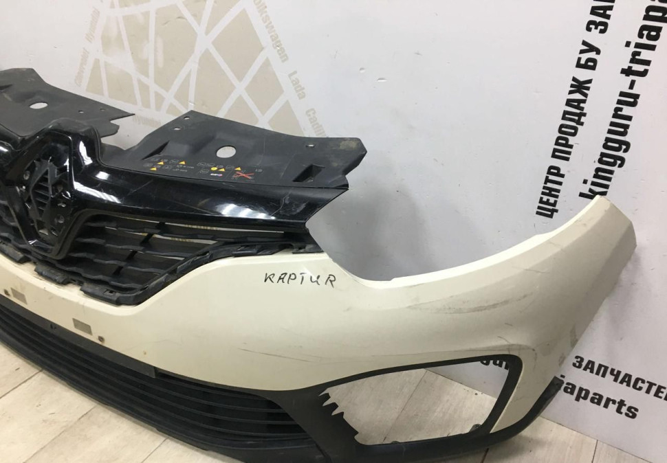Бампер передний Renault Kaptur OEM 620228229R