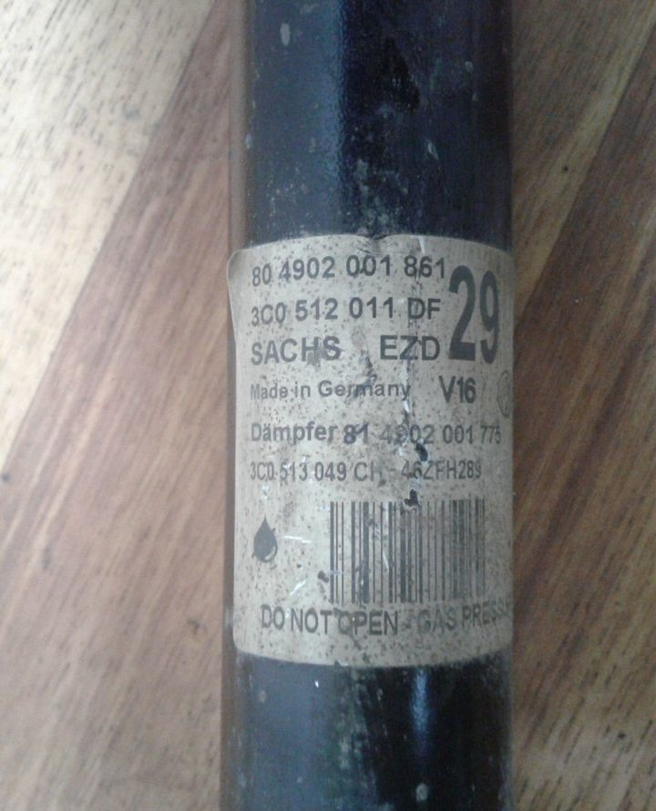 Стойка амортизатора задняя Volkswagen Passat B6 oem 3c0512011 Стойка амортизатора задняя Volkswagen Passat B6 oem 3c0512011