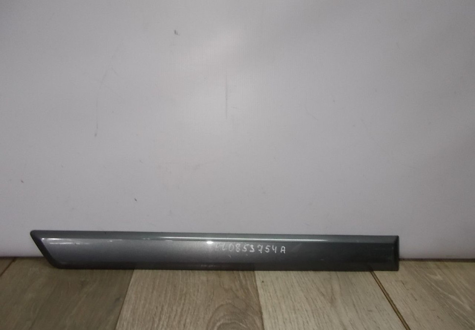 Молдинг двери задний правый бу Skoda Yeti OEM 5L0853754A